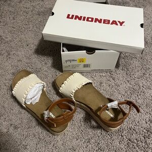 NEW UNIONBAY Cream and Tan Sandals